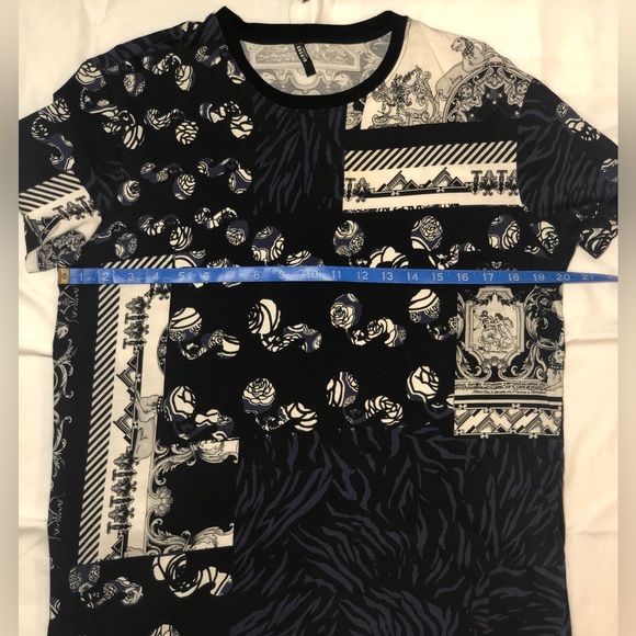 Versus by Versace  printed Cotton T-shirt. - Picture 8 of 10